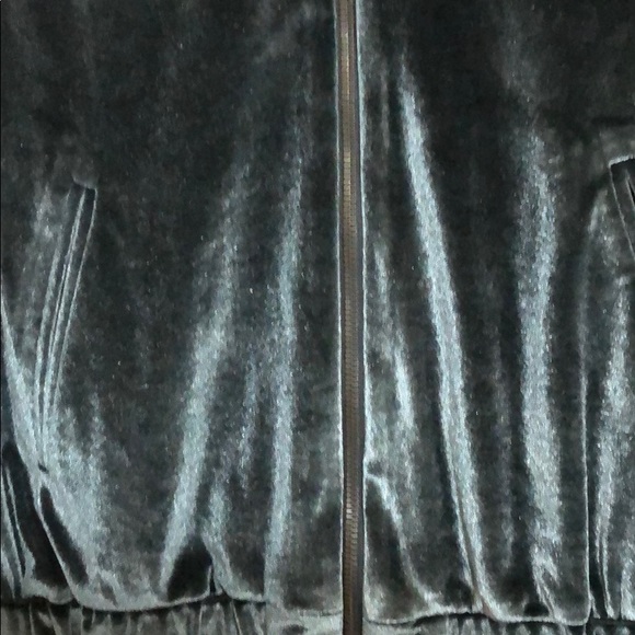 NWOT crushed velvet American Eagle bomber size xs - Picture 2 of 6